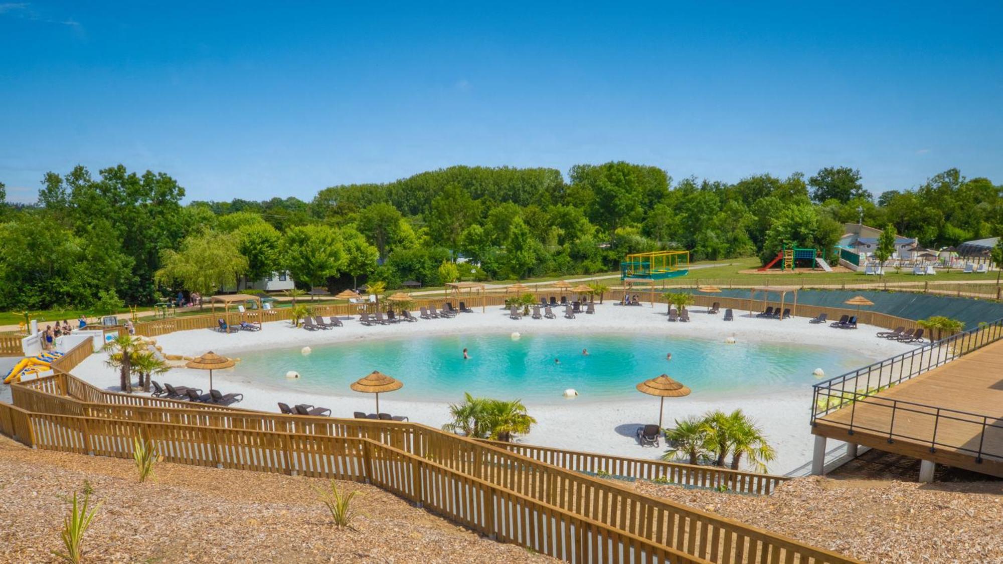 Camping Aubigny-Les Clouzeaux Aubigny  Exterior photo