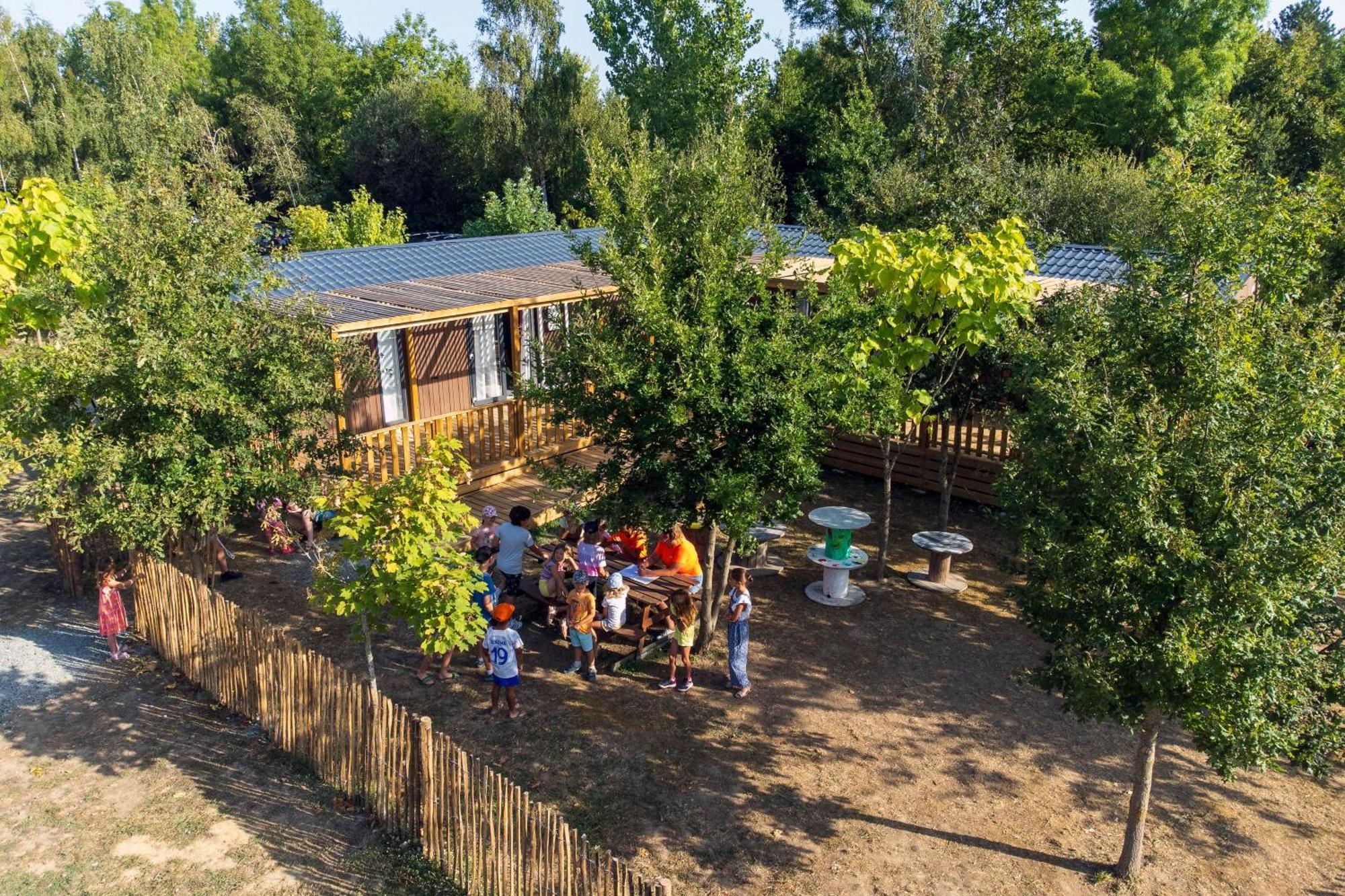 Camping Aubigny-Les Clouzeaux Aubigny  Exterior photo