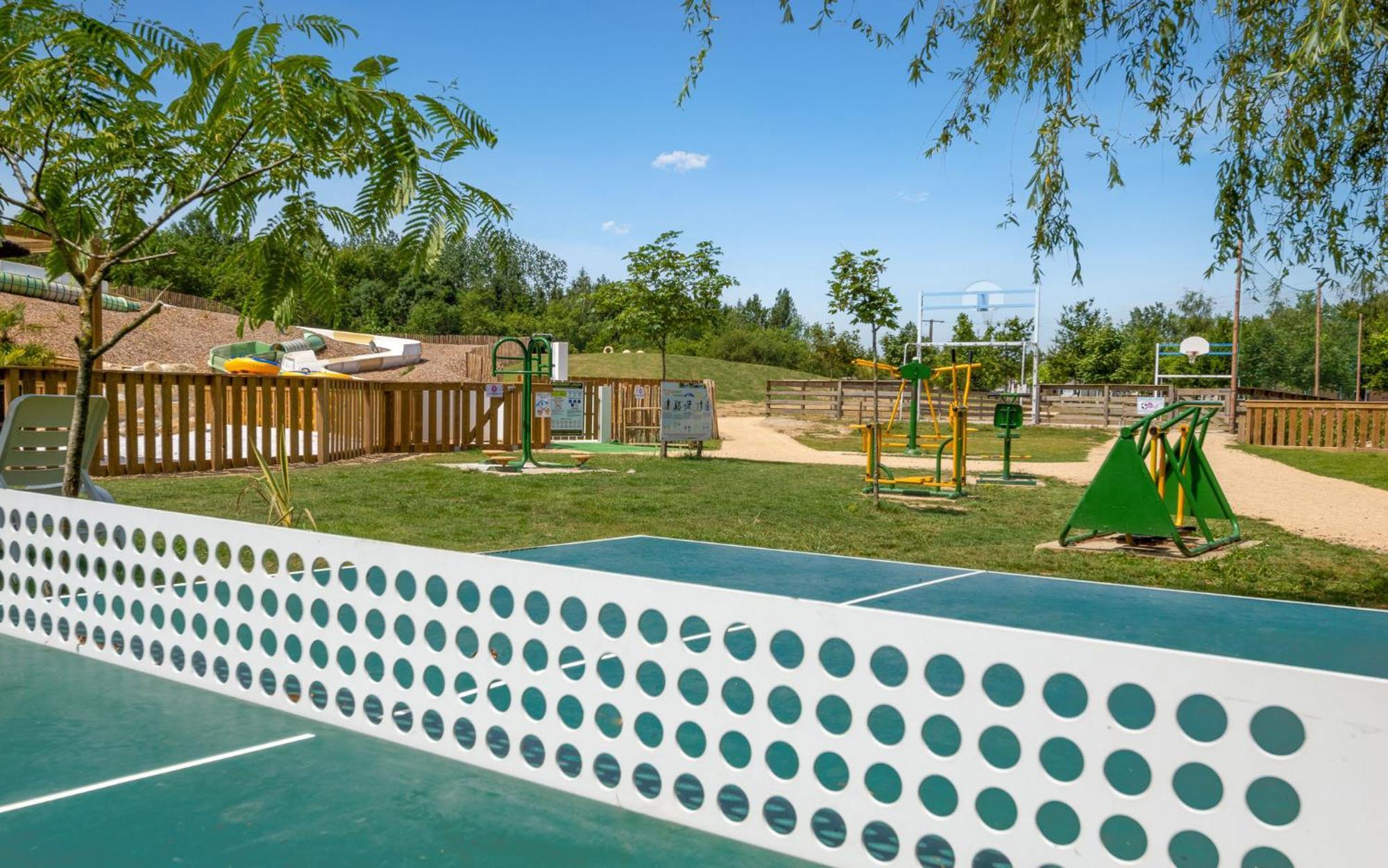 Camping Aubigny-Les Clouzeaux Aubigny  Exterior photo